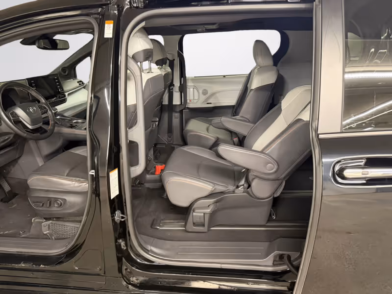 2022 Toyota Sienna XSE