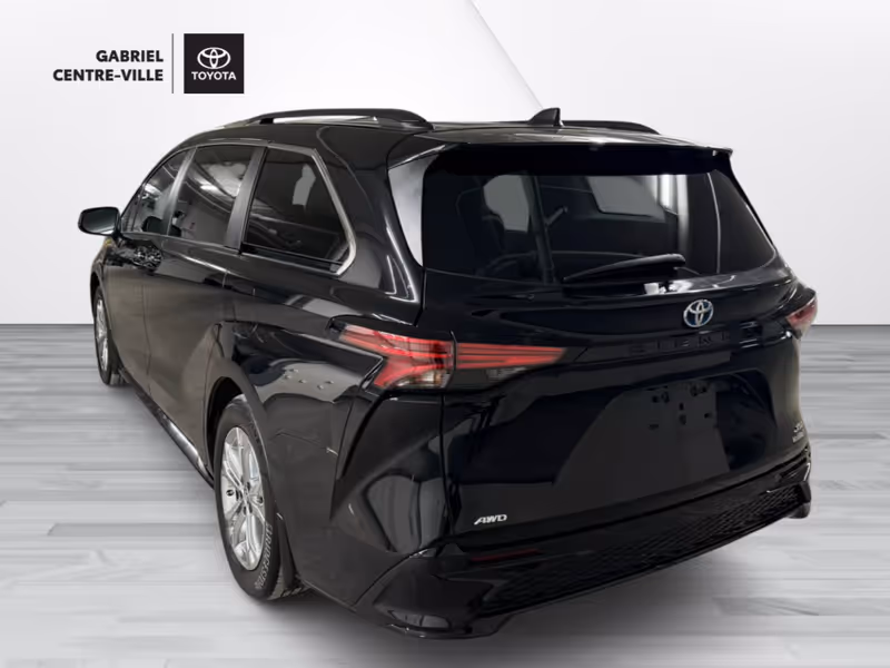 2022 Toyota Sienna XSE
