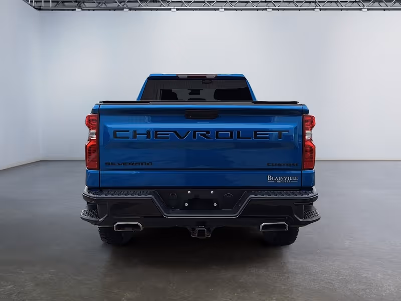 2023 Chevrolet Silverado 1500 Custom Trail Boss