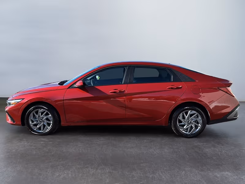 2025 Hyundai Elantra Preferred