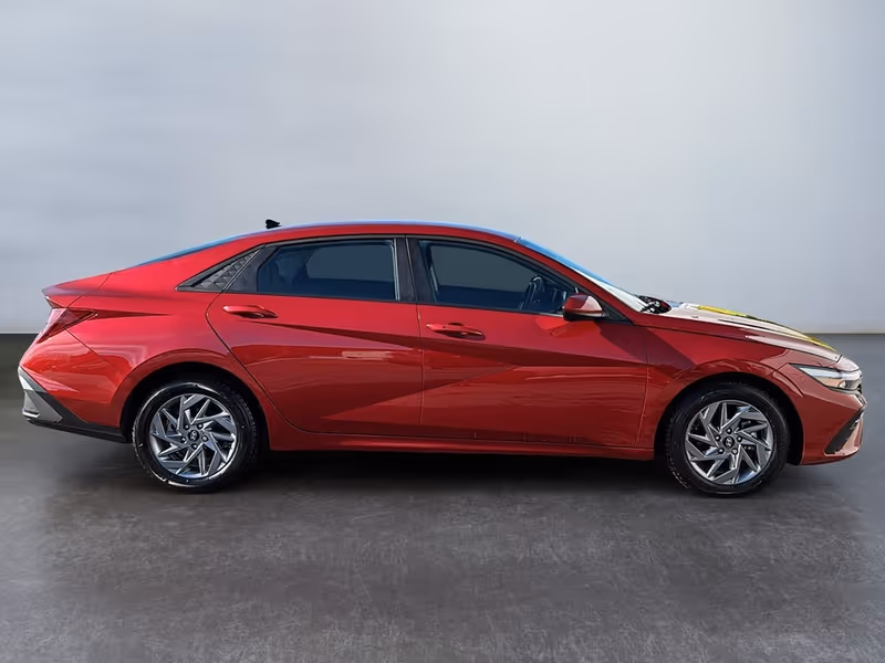2025 Hyundai Elantra Preferred