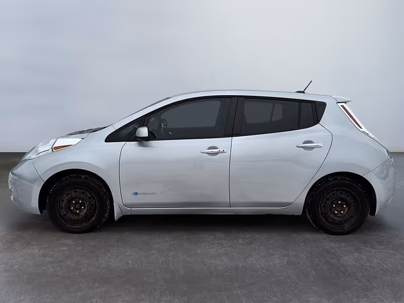 2016 Nissan LEAF SV