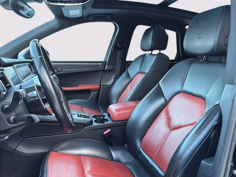 2018 Porsche Macan Sport Edition