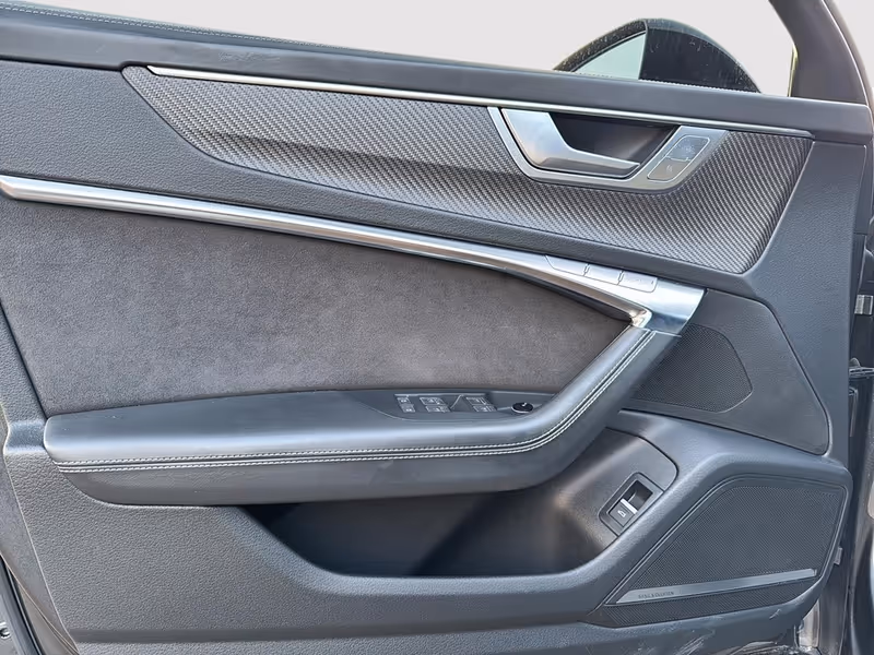 2022 Audi RS 6 Avant 4.0 TFSI quattro