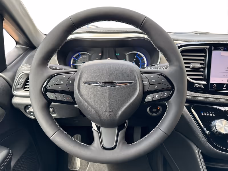 2024 Chrysler Pacifica Hybrid Premium S Appearance