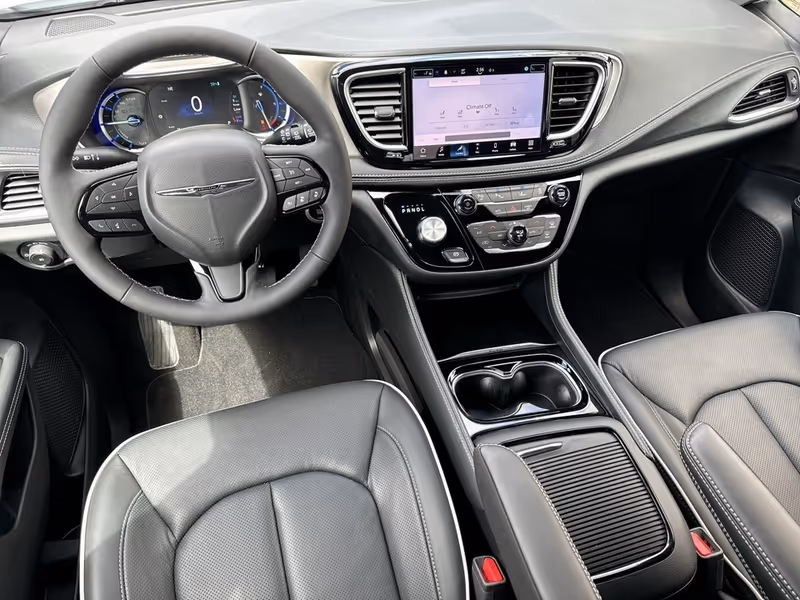 2024 Chrysler Pacifica Hybrid Premium S Appearance