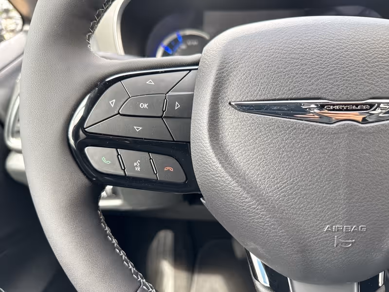 2024 Chrysler Pacifica Hybrid Premium S Appearance