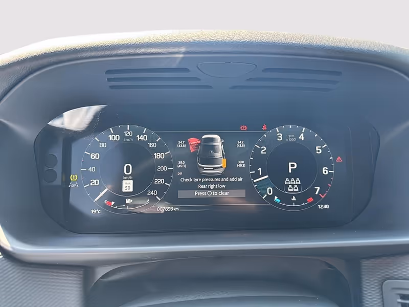 2024 Land Rover Discovery Dynamic SE