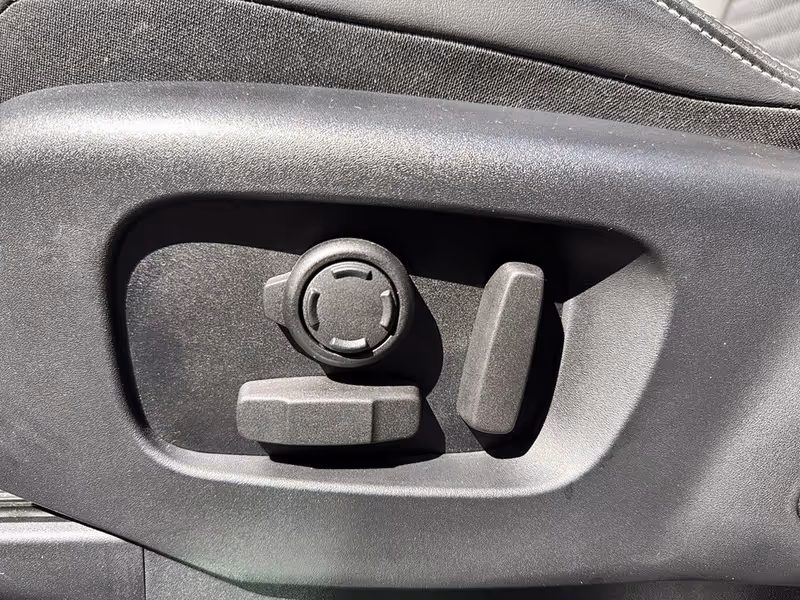 2024 Land Rover Discovery Dynamic SE
