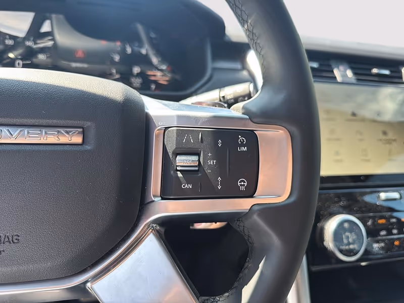2024 Land Rover Discovery Dynamic SE