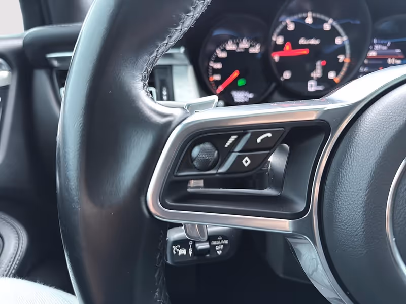 2020 Porsche Macan Turbo