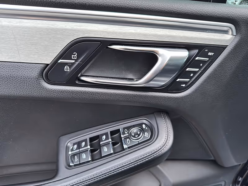 2020 Porsche Macan Turbo