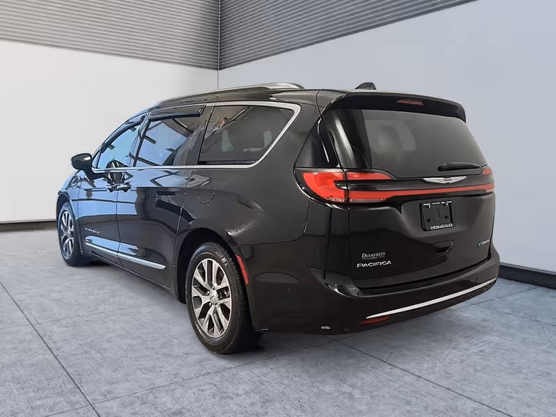 2023 Chrysler Pacifica Hybrid Pinnacle