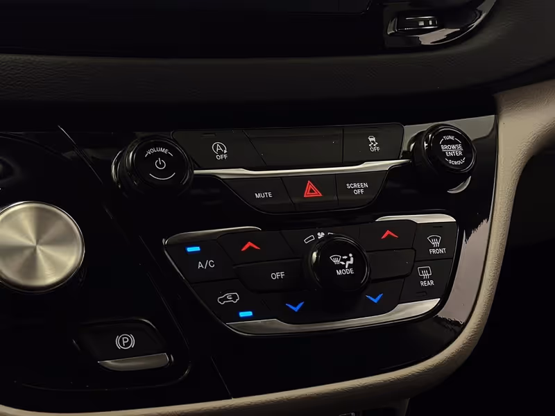 2023 Chrysler Grand Caravan SXT