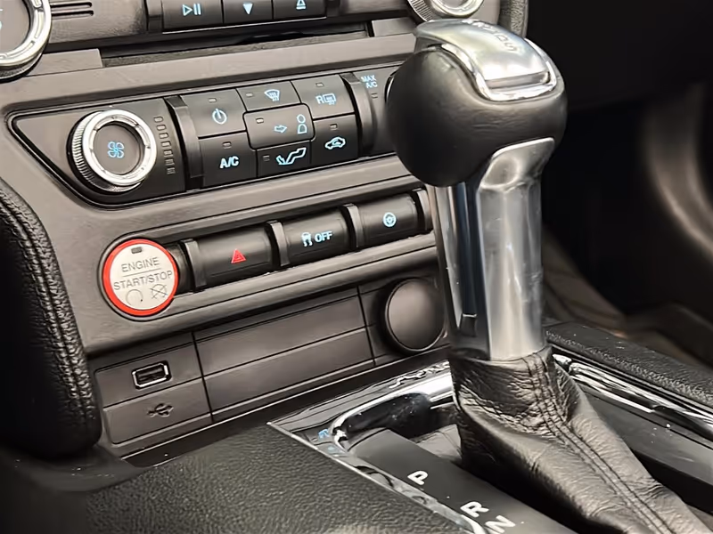 2017 Ford Mustang V6