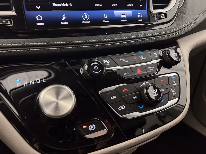 2023 Chrysler Pacifica Hybrid Touring L