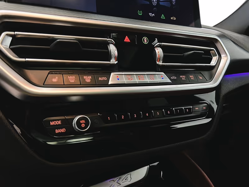 2023 BMW X4 xDrive30i