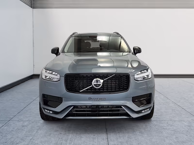 2023 Volvo XC90 Plus Dark Theme