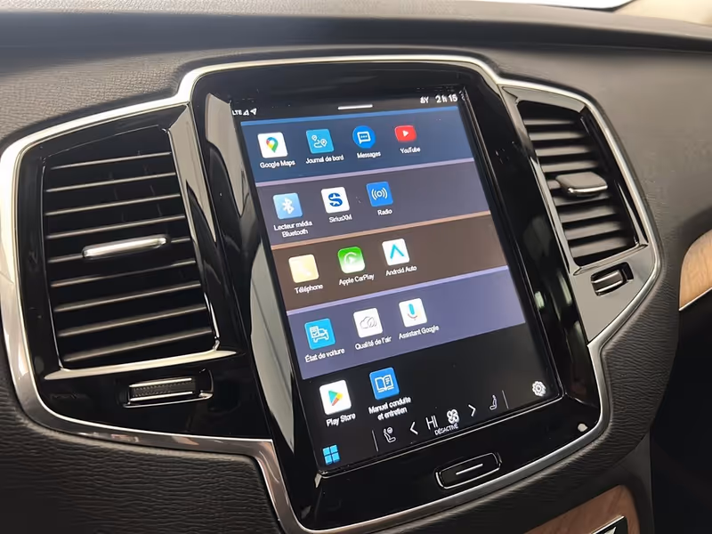 2023 Volvo XC90 Plus Dark Theme