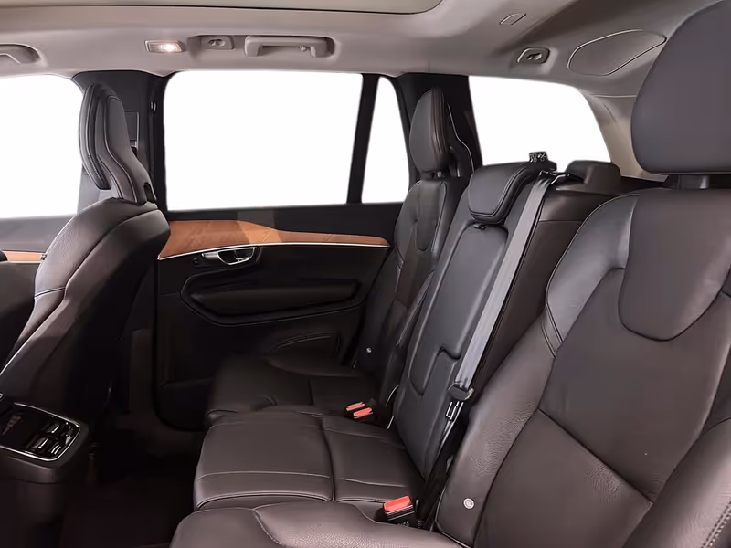 2023 Volvo XC90 Plus Dark Theme