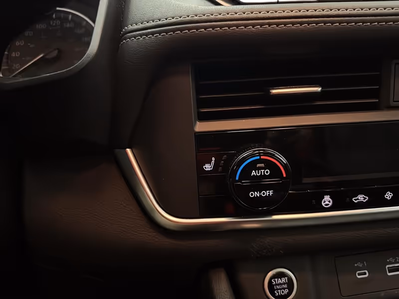 2023 Nissan Rogue SV Moonroof