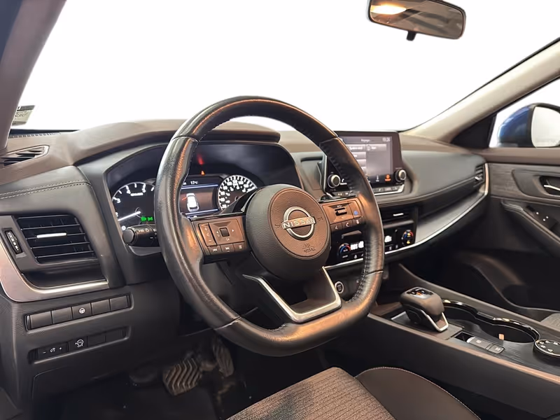 2023 Nissan Rogue SV Moonroof