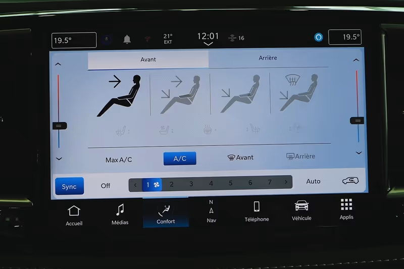 2024 Chrysler Pacifica Hybrid Premium S Appearance