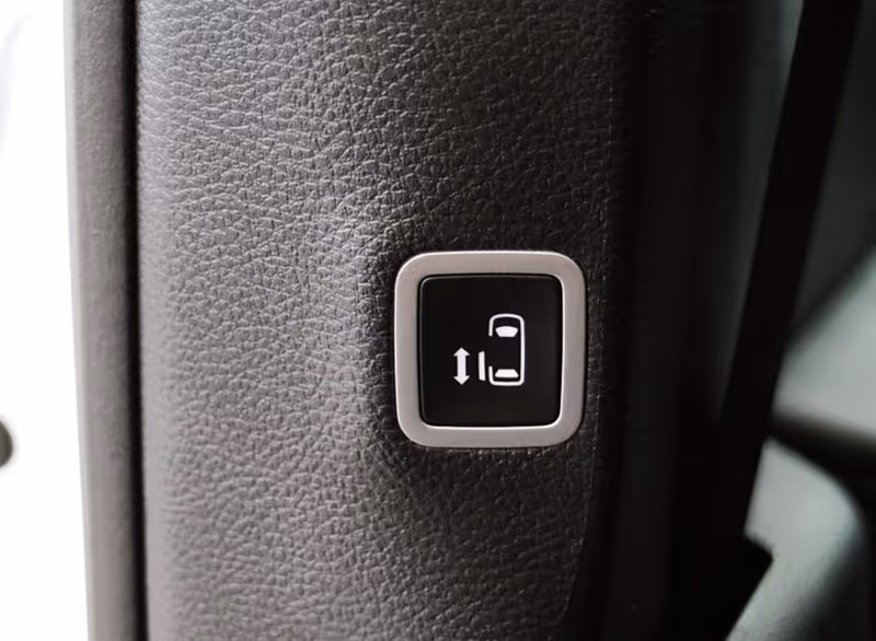 2024 Chrysler Pacifica Hybrid Premium S Appearance