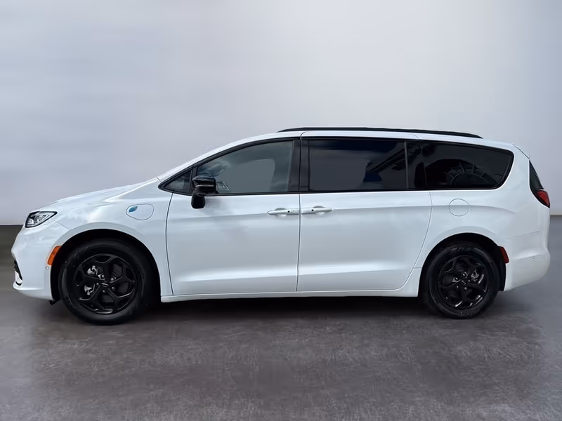 2024 Chrysler Pacifica Hybrid Premium S Appearance