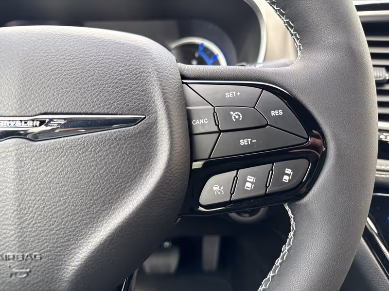 2024 Chrysler Pacifica Hybrid Premium S Appearance