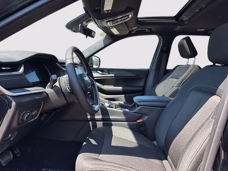 2026 Jeep Grand Cherokee Laredo X