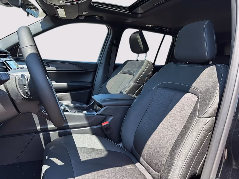 2026 Jeep Grand Cherokee Laredo X
