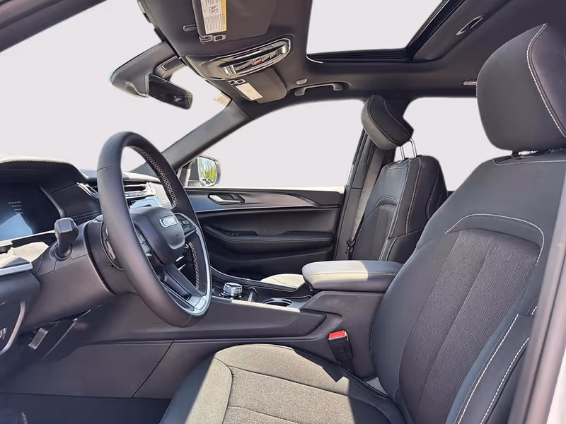 2026 Jeep Grand Cherokee Laredo X