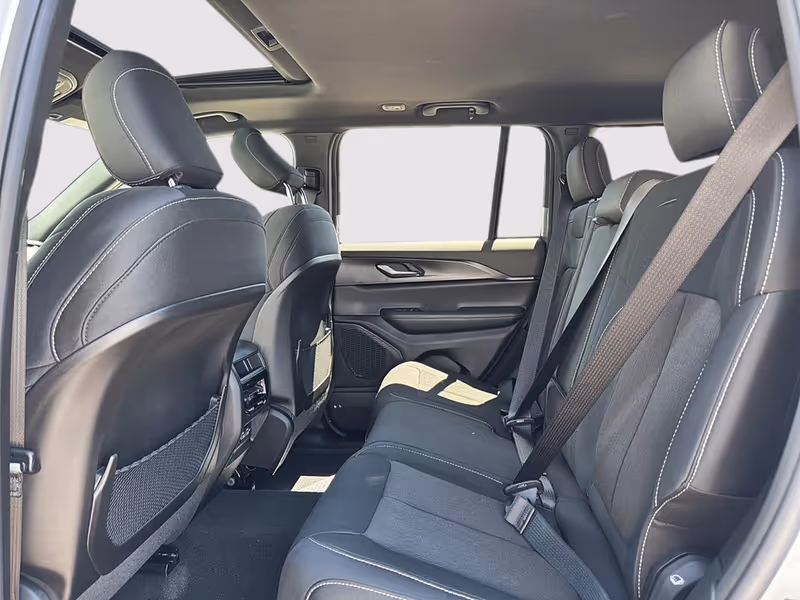 2026 Jeep Grand Cherokee Laredo X