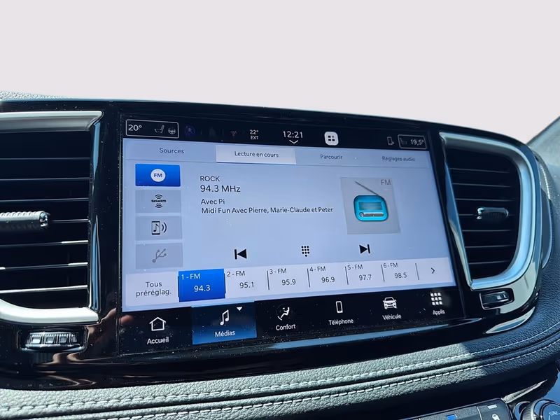 2026 Chrysler Pacifica Select