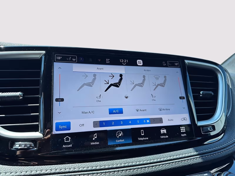 2026 Chrysler Pacifica Select
