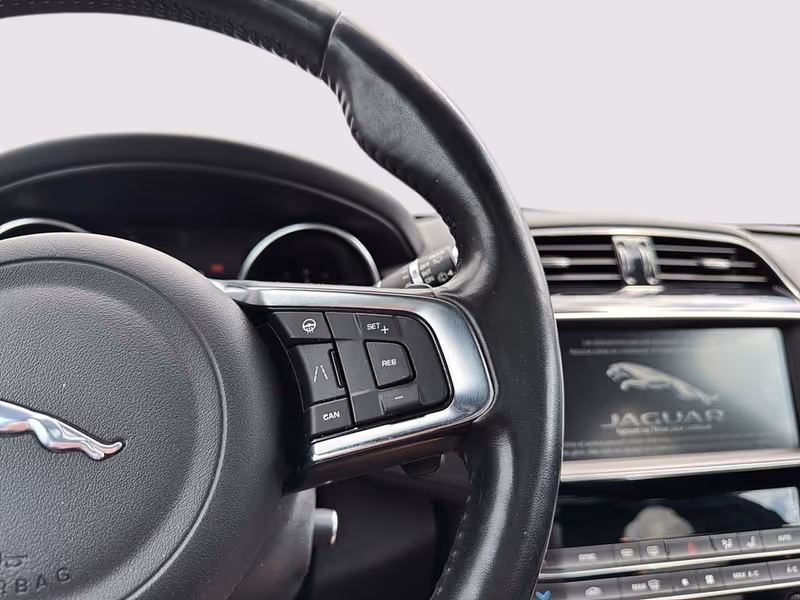 2019 Jaguar F-PACE Prestige