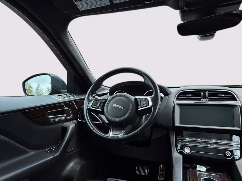 2019 Jaguar F-PACE Prestige