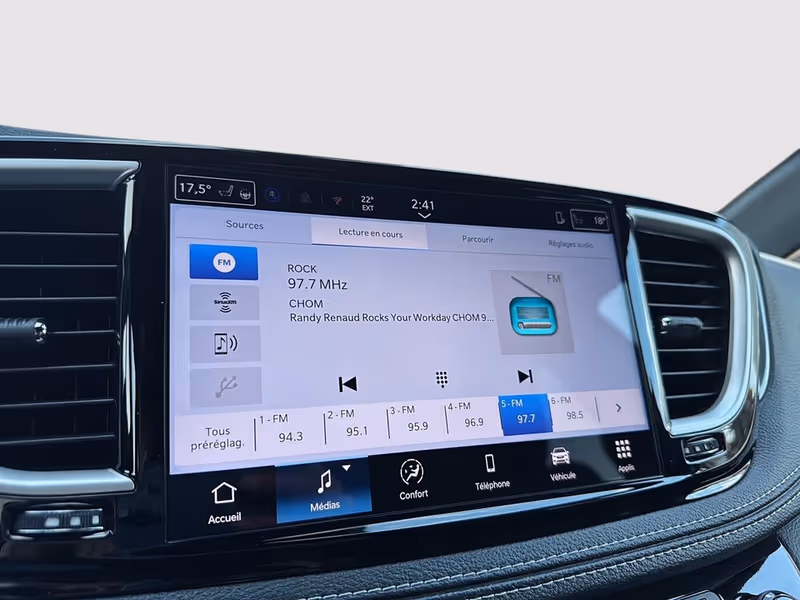2026 Chrysler Pacifica Select