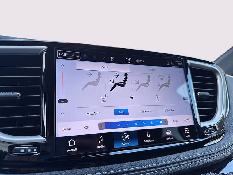 2026 Chrysler Pacifica Select