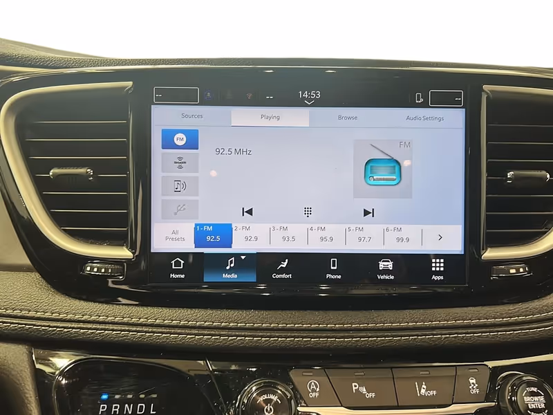 2025 Chrysler Pacifica Select