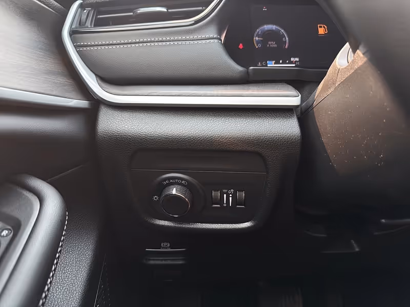 2026 Jeep Grand Cherokee Altitude