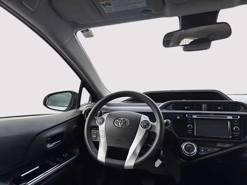 2017 Toyota Prius c Technology