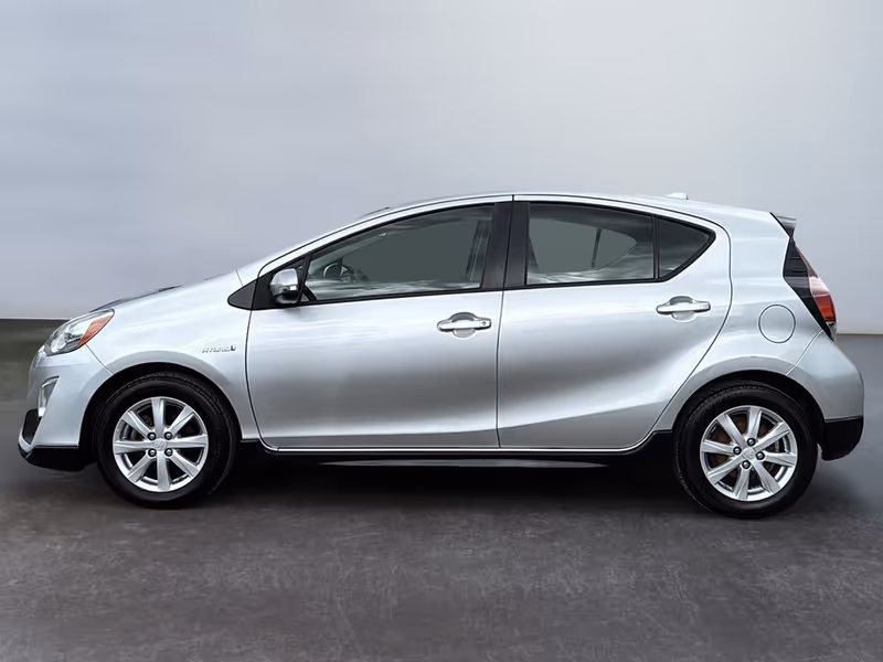 2017 Toyota Prius c Technology