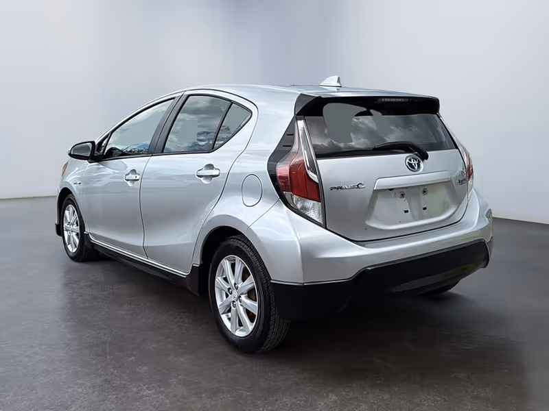 2017 Toyota Prius c Technology