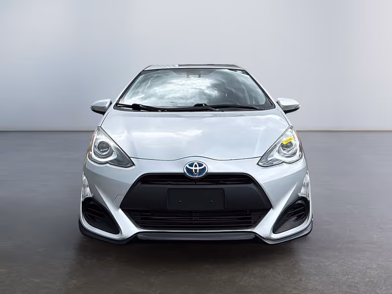 2017 Toyota Prius c Technology