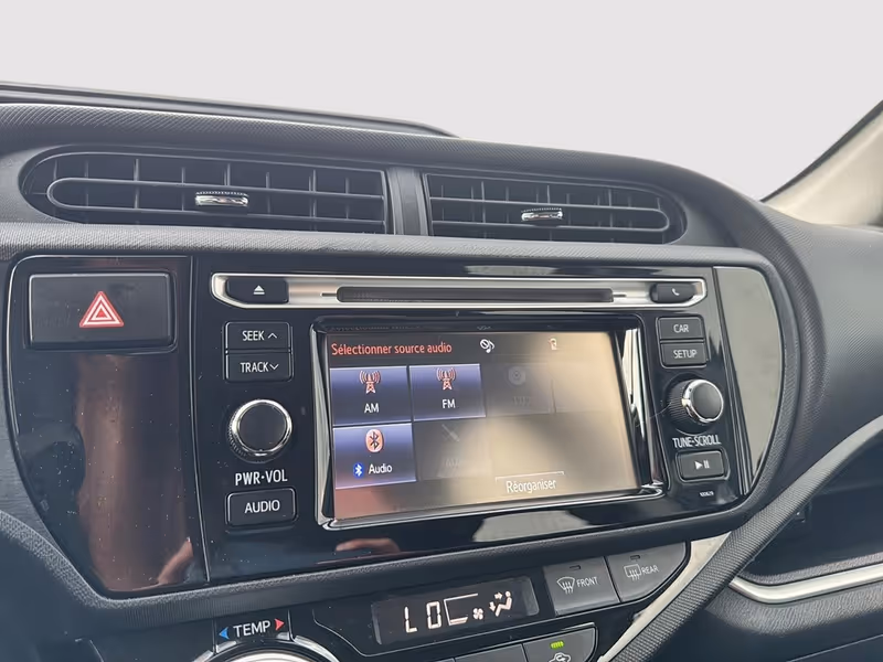 2017 Toyota Prius c Technology