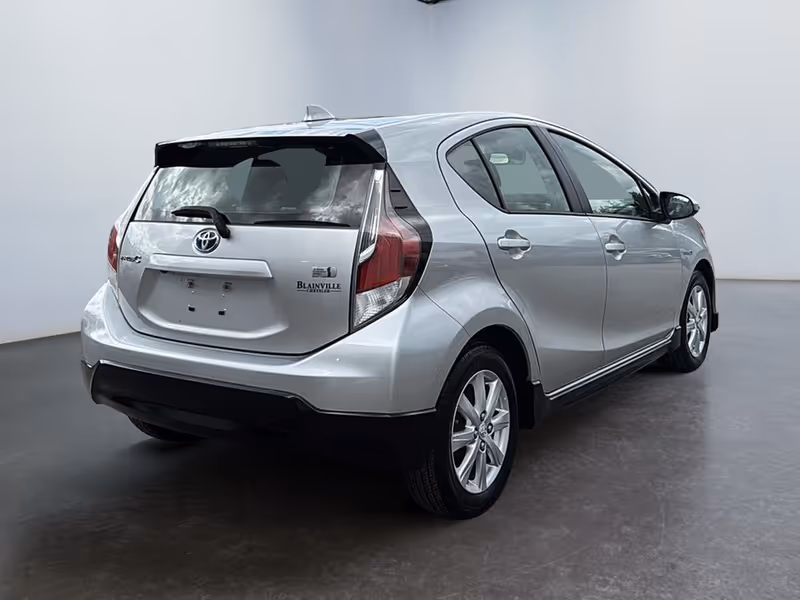 2017 Toyota Prius c Technology