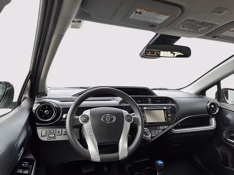 2017 Toyota Prius c Technology