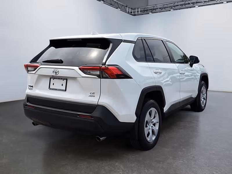 2022 Toyota RAV4 LE